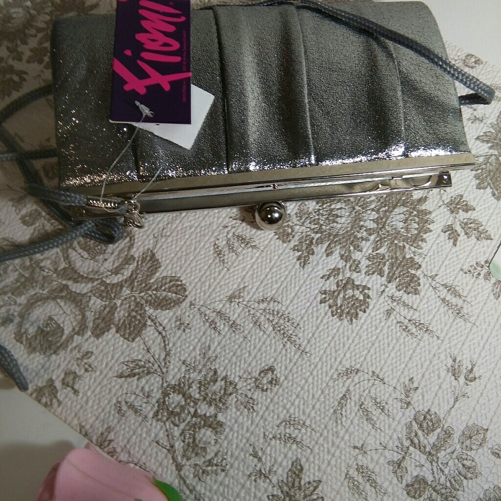 Silver Beatiful clutch 👜🛍👜🛍